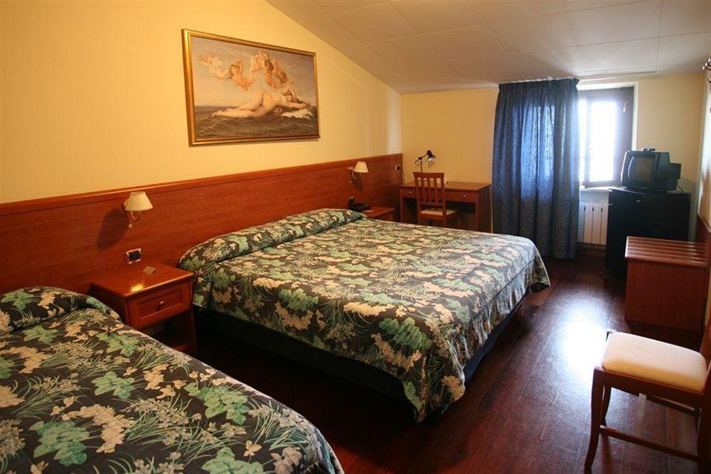 Hotel I Duchi Camerino Exterior foto