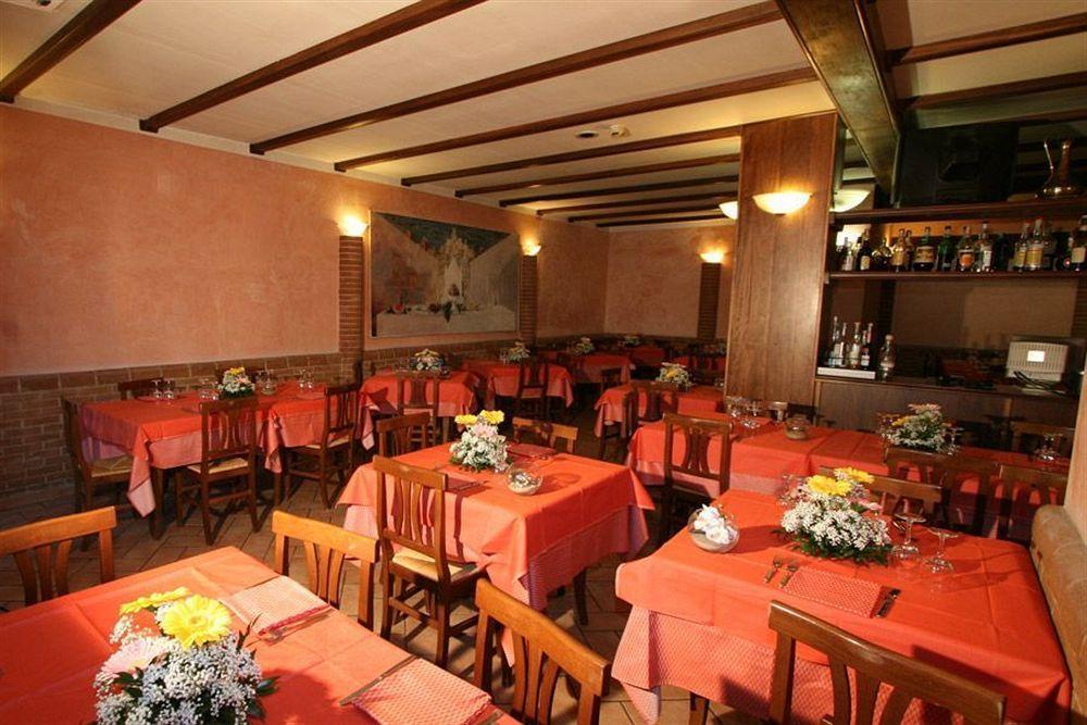 Hotel I Duchi Camerino Exterior foto