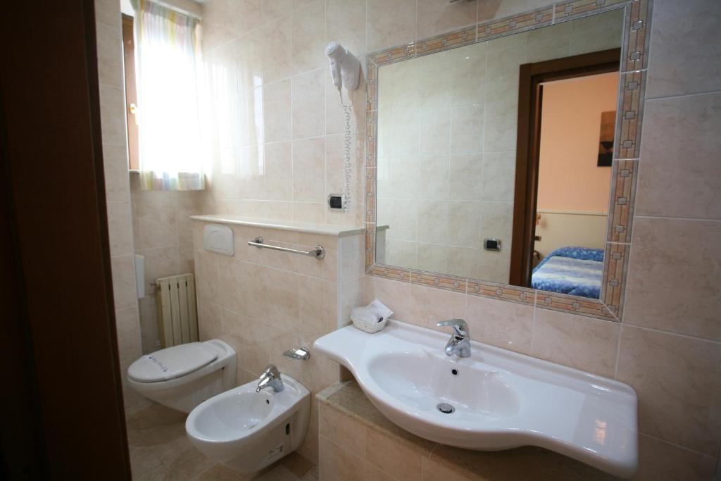 Hotel I Duchi Camerino Habitación foto
